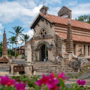 Iglesia - Tour Altos de Chavón - Stay Happy RD